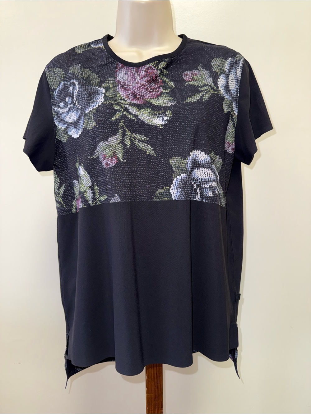 Lululemon Loose Fit Short Sleeve Tee with Floral Pattern